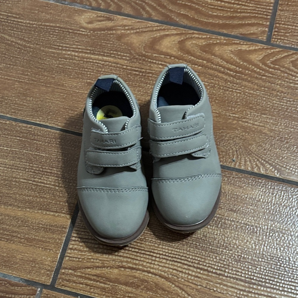 Tahari Gray Kids Sneakers